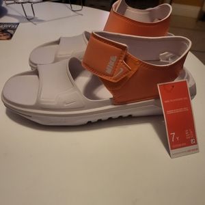 Nike Playscape 7Y Sandal